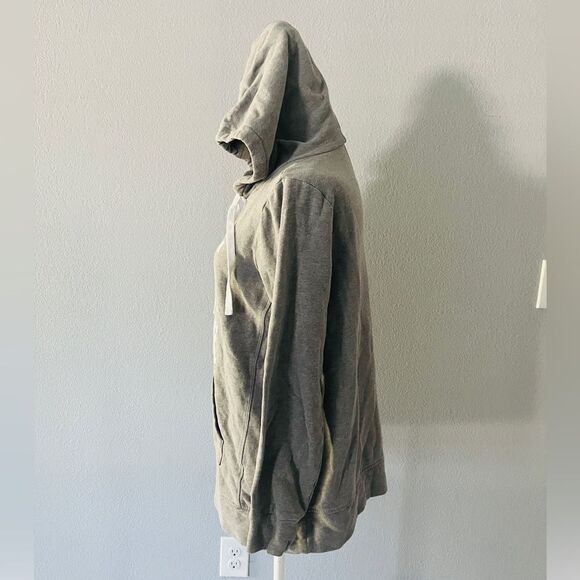 Motherhood Gray Sweatshirt “Love at first kick” Maternity Pullover Size M - Picture 5 of 7